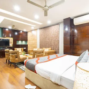 Gold Souk - Karol Bagh **** Дели