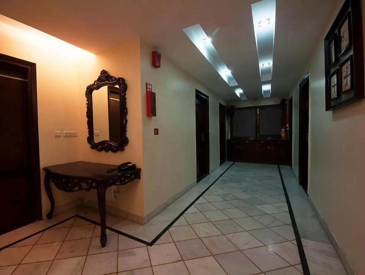 Hotel Metropolitan Delhi  3*, Delhi (National Capital Territory of India)